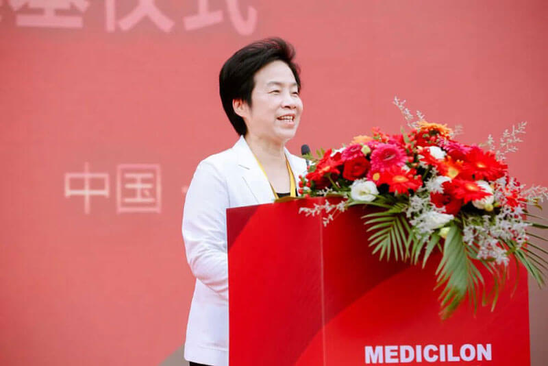宝山区人大常委会党组书记&主任李萍颁发奠基典礼正式启动.jpg 宝山区人大常委会党组书记&主任李萍颁发奠基典礼正式启动.jpg