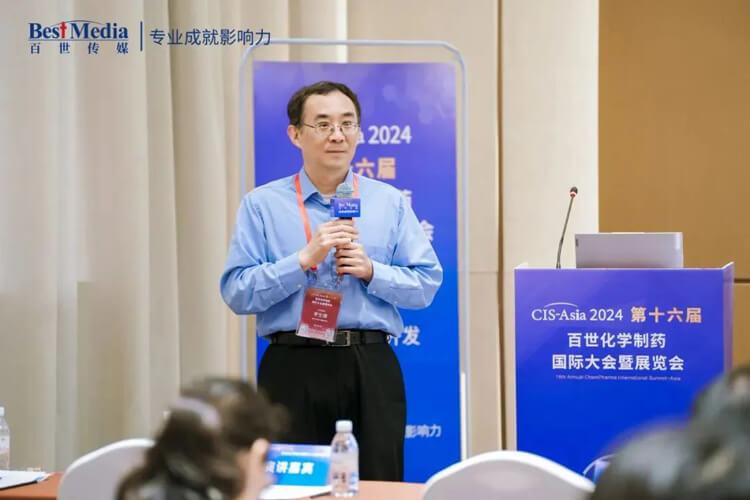 6008集团药学钻研事业部副总裁李文捷博士.jpg 6008集团药学钻研事业部副总裁李文捷博士.jpg